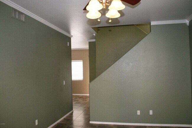 Building Photo - Two Bedroom in Tempe