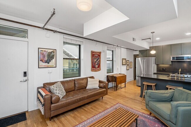 Building Photo - 1407 Vine St