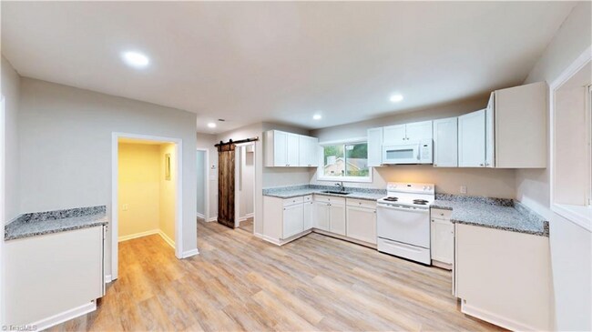 Foto del edificio - 309 Woodlawn St