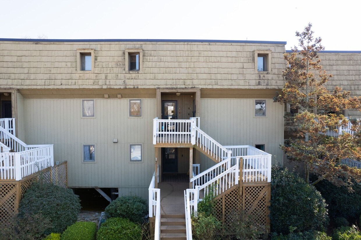 1 Camden Causeway, Elizabeth City, NC 27909 House Rental in Elizabeth