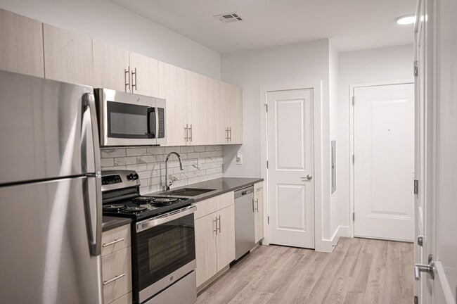 Building Photo - 276 Reock St