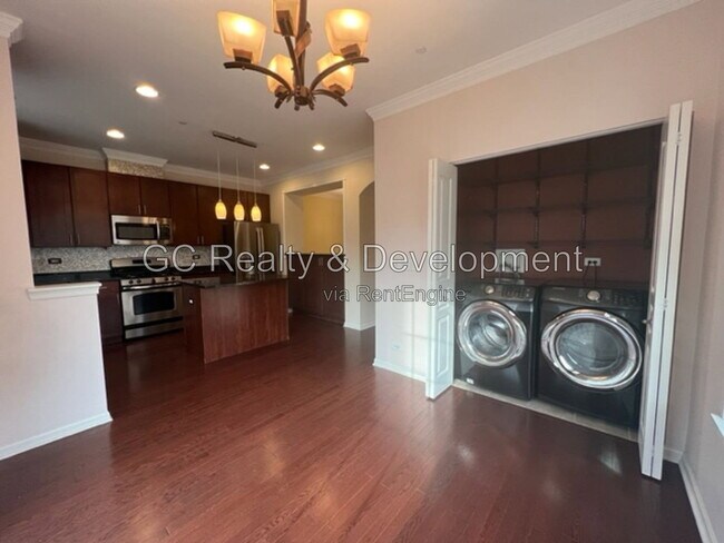 Building Photo - 1271 Evergreen Ave