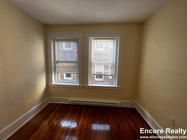 Foto del edificio - 883 Huntington Ave