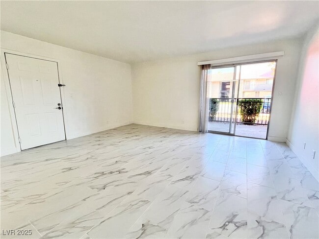 Foto del edificio - 5161 River Glen Dr