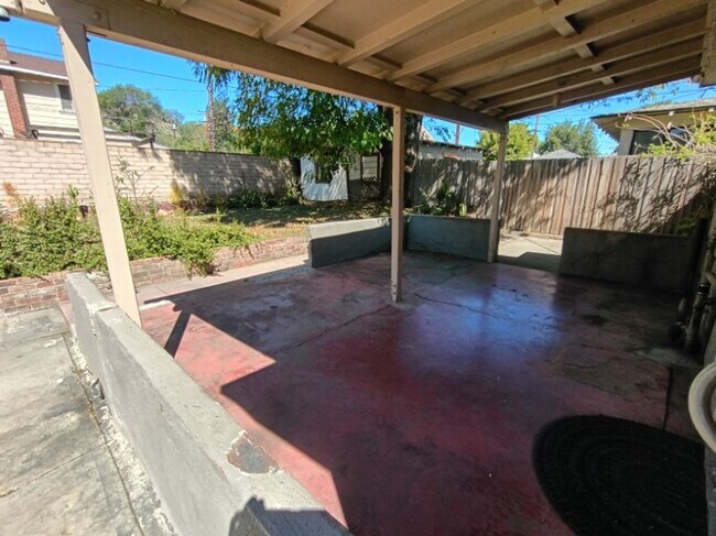 Building Photo - 2 bedroom home in Historic Downtown Riverside