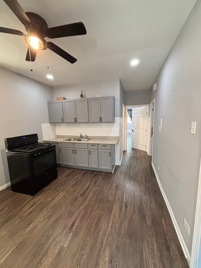 Foto del edificio - 3053 N Elbridge Ave