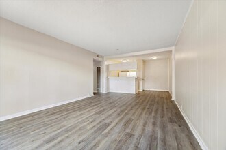 Building Photo - 3259 Branard St