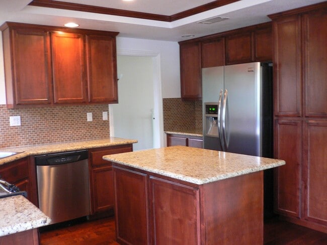 Building Photo - 1485 Deerfield Cir