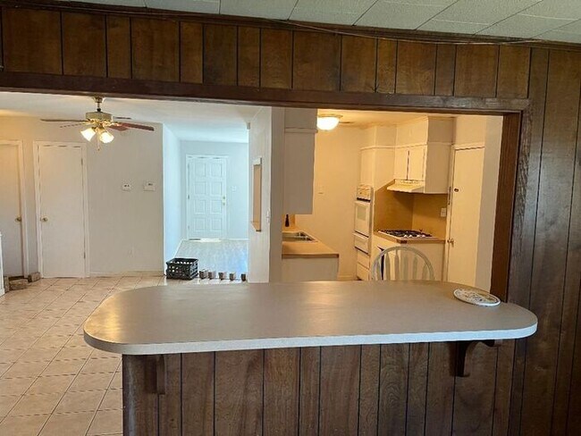 Building Photo - **Very nice brick house with garage**
