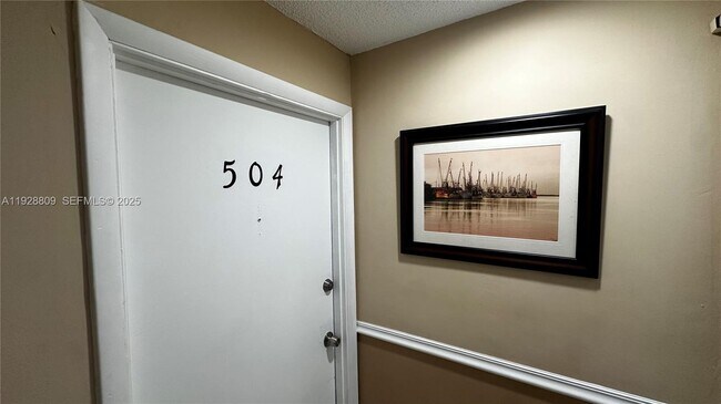 Foto del edificio - 7825 NE Bayshore Ct