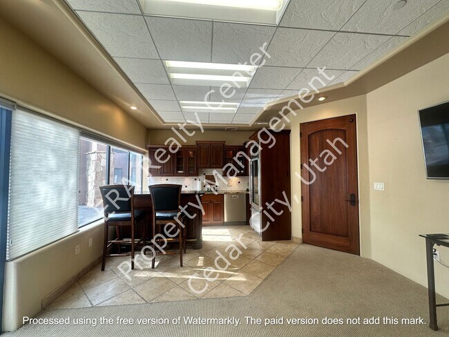 Foto del edificio - 2069 N Main St