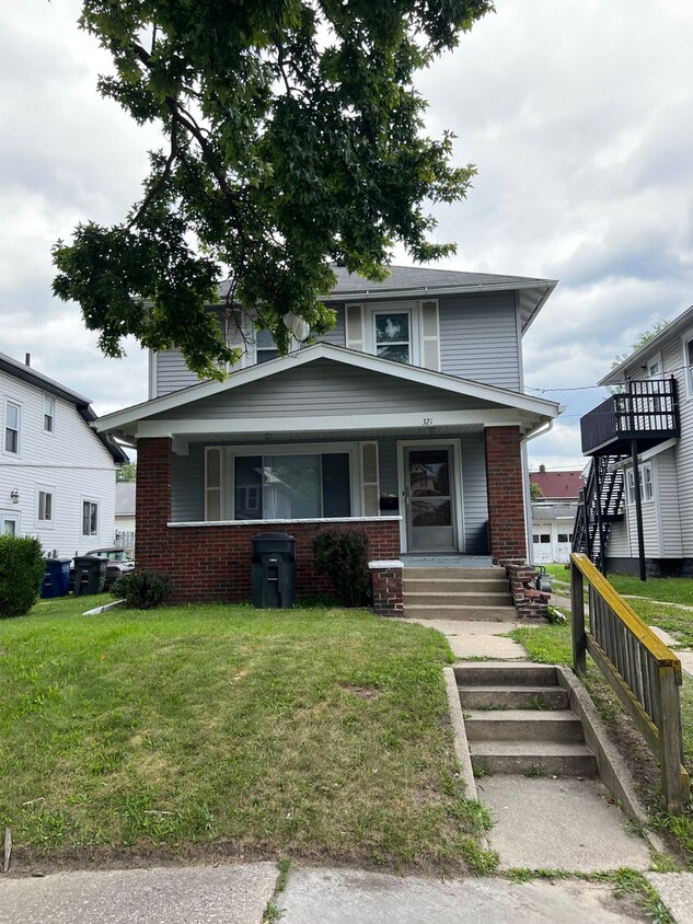 Primary Photo - 3 Bed Home - South Side Neighborhood