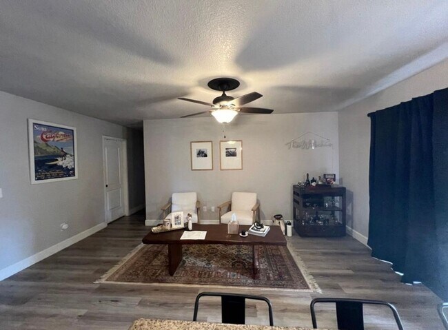 Building Photo - SW Visalia Home coming soon!!