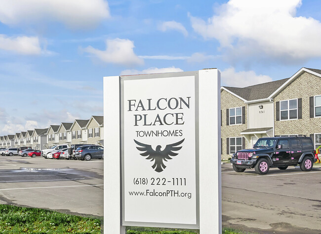 Foto del edificio - Falcon Place Townhomes