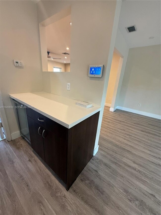 Building Photo - 407 SE 4th Terrace