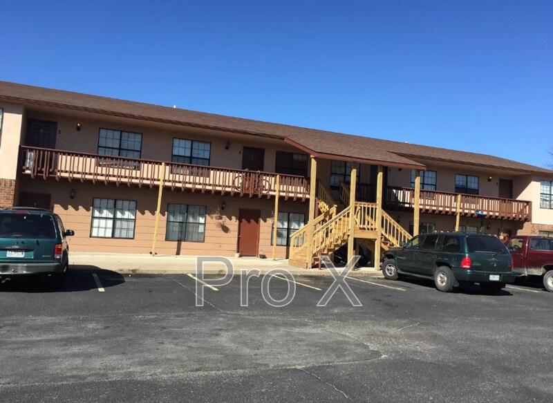 Foto principal - 1015 S St Louis Ave