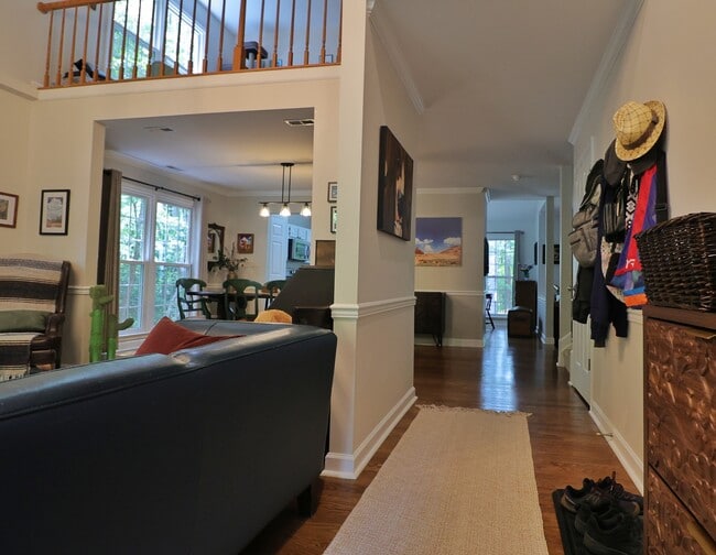 Building Photo - 2804 Cove Ridge Rd