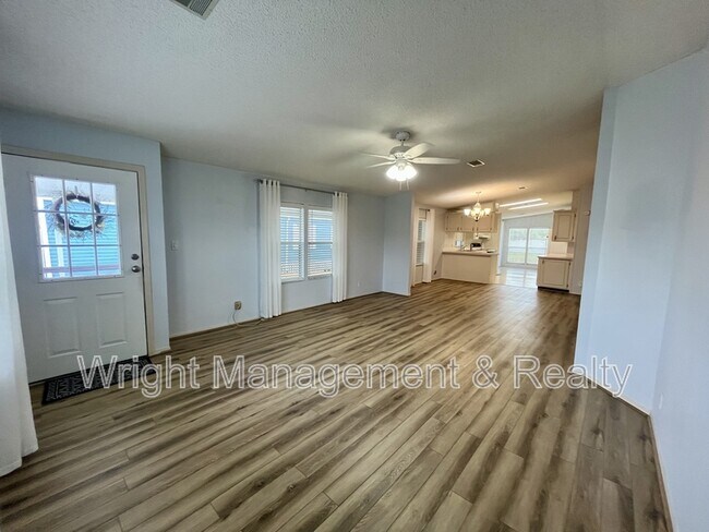 Foto del edificio - 10614 Hayden Ave