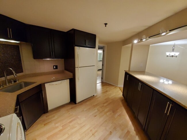 Building Photo - 1 bedroom at the Blatz