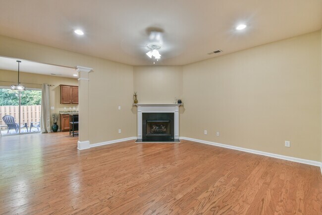 Foto del edificio - 1850 Garbrooke Cv