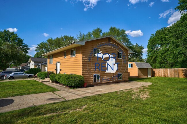 Building Photo - 943 Bradley Ave