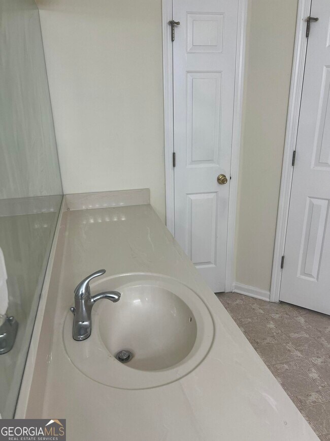 Foto del edificio - 8606 Foxridge Dr