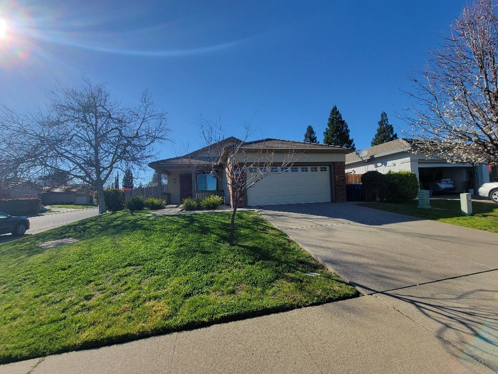 Charming 3 bedroom 2 bath house in a famil... Apartment for Rent in