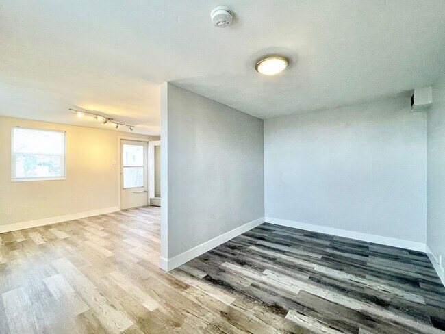 Foto del edificio - 415 N Main St