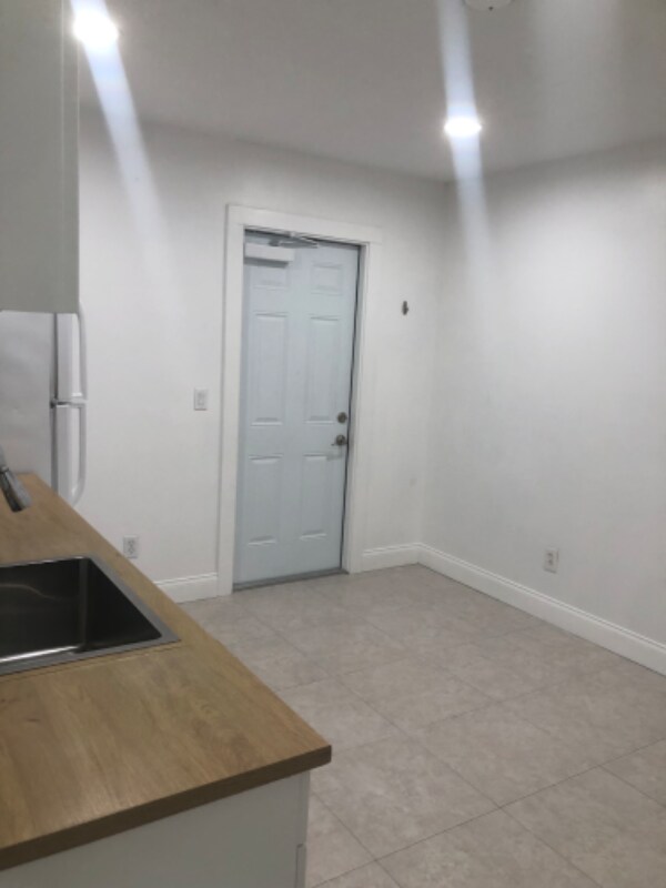 Foto del edificio - 5968 NW Favian Ave