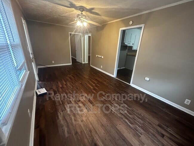 Foto del edificio - 916 Monroe Ave