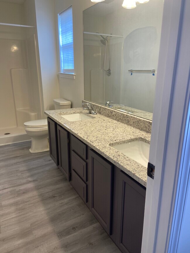 Foto del edificio - 9025 Pine Tree Cir