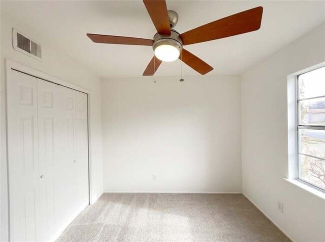 Building Photo - 8541 Strathmore Dr