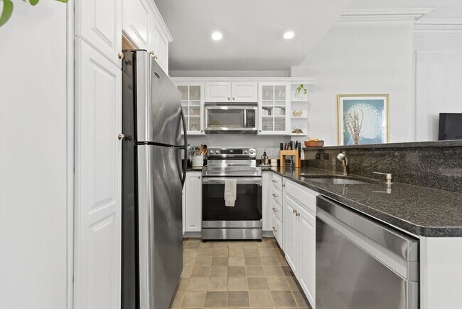 Foto del edificio - 80 W Concord St