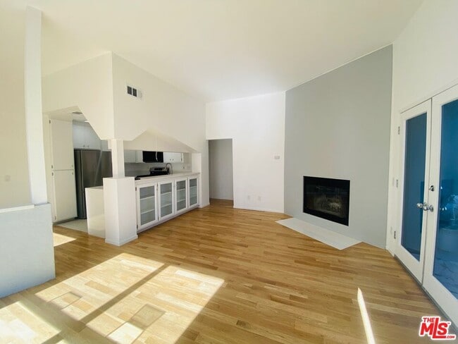 Building Photo - 2207 Brenta Pl