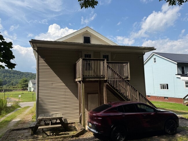 Building Photo - 326 5th Ave