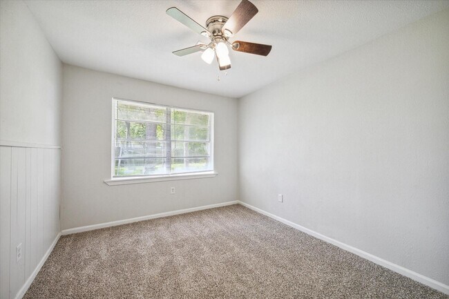 Foto del edificio - 2331 32nd Ave N