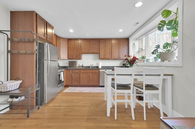 Foto del edificio - 2307 W Walton St