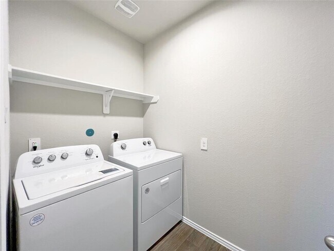 Foto del edificio - 21460 Rustic Elm Dr