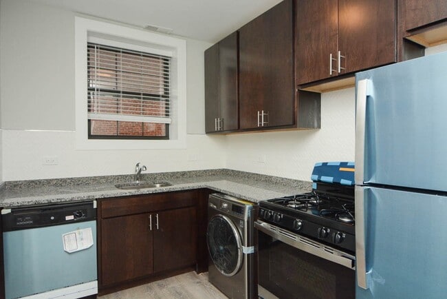 Foto del edificio - 1133 Maple Ave