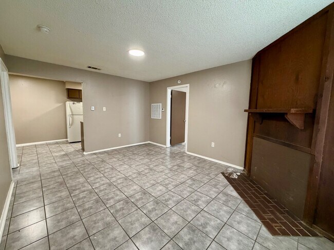 Building Photo - 416 Marigny Cir