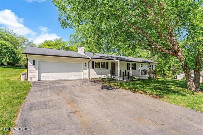 Photo - 221 Medford Rd House