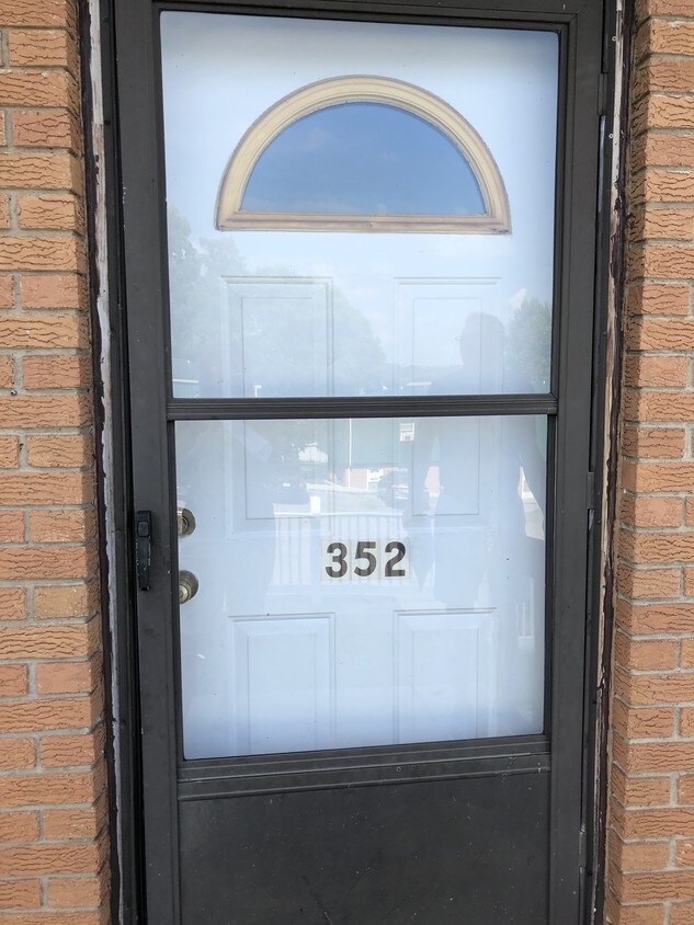 352 E Market St, Mercer, PA 16137 Townhome Rentals in Mercer PA