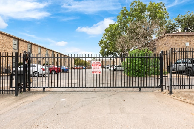 Foto del edificio - 1226 Baylor Ave