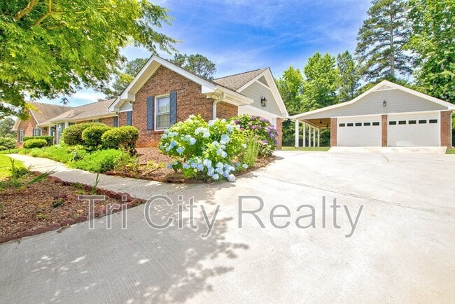 Building Photo - 630 Hawthorne Pl