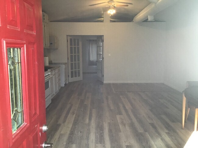 Foto del edificio - 8605 S Brentwood St
