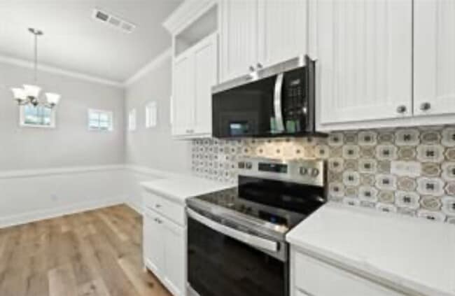 Building Photo - 110 S Market St