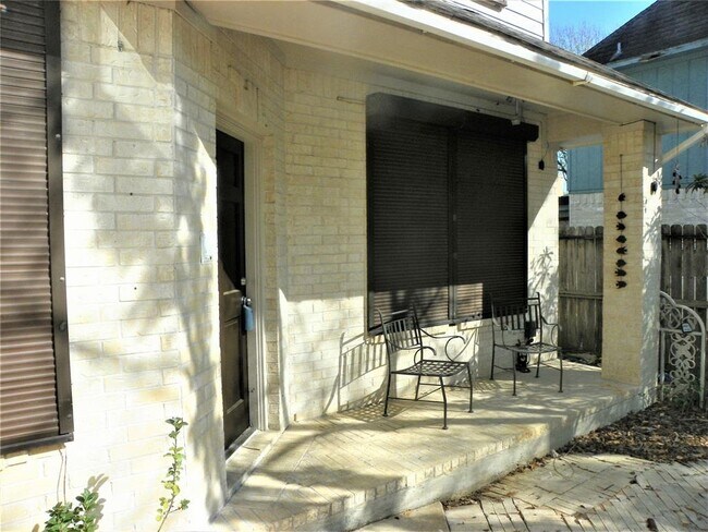Foto del edificio - 13054 Richmond Ave.