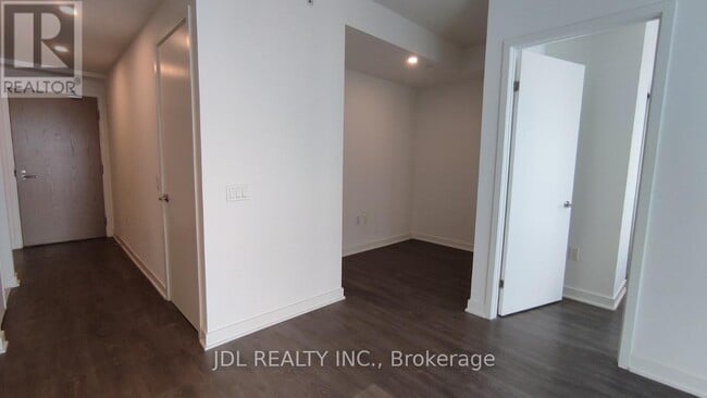 Building Photo - 125-4125 Blue Jays Way