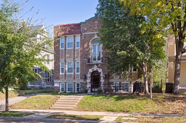 Building Photo - 2521 Garfield Ave