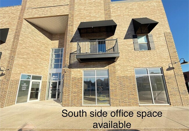 Building Photo - 326 N Main St